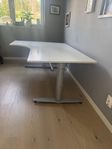 Höj och sänkbart skrivbord 
