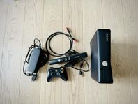 Xbox 360 med kinect, racing ratt och pedaler plus spel 