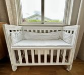 troll bedside crib
