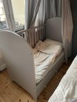Spjälsäng från IKEA Gonatt – inkl. allt du behöver!