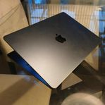Apple Macbook Air M3 (ny i april 2025)