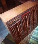 CD Ställ i Palisander/Rosewood med mässingsinlägg