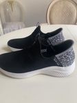 Helt nya skecher dam stl 38