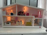 lundby dockhus med trädgård.
