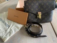 Louis Vuitton Pochette Metis