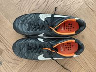 Nike Tiempo Känguruläder STRL 39