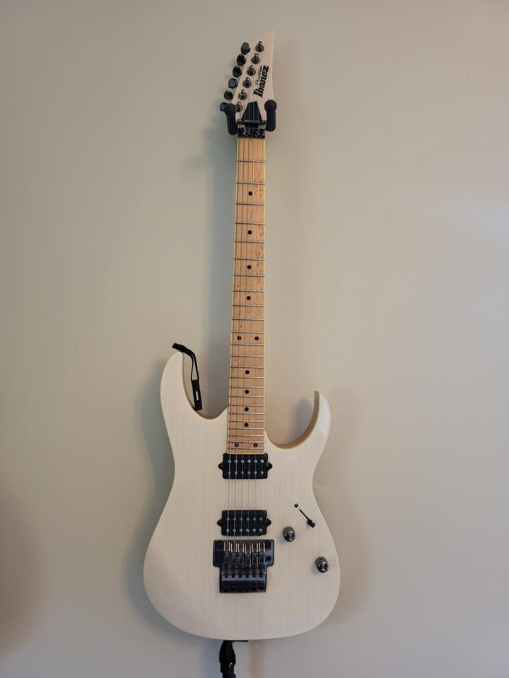 ibanez RG652AWH