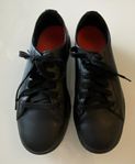 Mycket fina skor Shoes for Crews i perfekt skick. Storlek 37