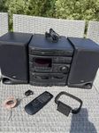 JVC stereo med dubbel kassett, radio och CD spelare. 