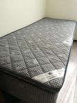 Säng 90x220 cm