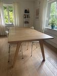 Matbord lackerat ekfanér