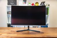 SAMSUNG 32" QHD välvd gamingskärm och kontorsskärm