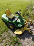 Åkgräsklippare John Deere F525