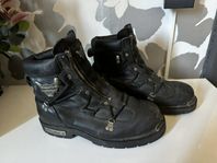 Harley Davidson original kängor strl 45 finns i Hagfors