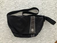 Crumpler messenger bag 17"