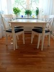 Bord och 4 stolar 