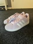 (NYA) adidas skor 36,5