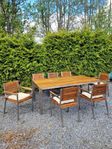 Trädgårdsmöbler i Mahogny/ Teak- Bord +7 stolar +7 dynor