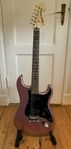 Squier Affinity Stratocaster HH – Burgundy Mist – toppsk