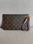 Louis Vuitton Neverfull MM Pochette