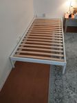 Sängram VEVELSTAD ikea 90