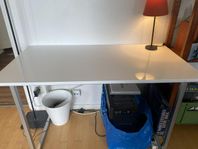 Skrivbord vitt