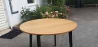 ett rund matbord ek höjd 75cm Diameter 105