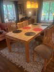Matsalsbord i Ek + 6 stolar 
