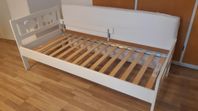 IKEA  Kritter barn/ juniorsäng med  tillhörande madrass 