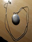 Vintage silver medaljong