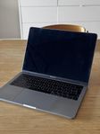 Macbook Pro 13" 2018 16/512 trasig skärm