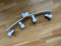 Taklampa med justerbara spotlights 