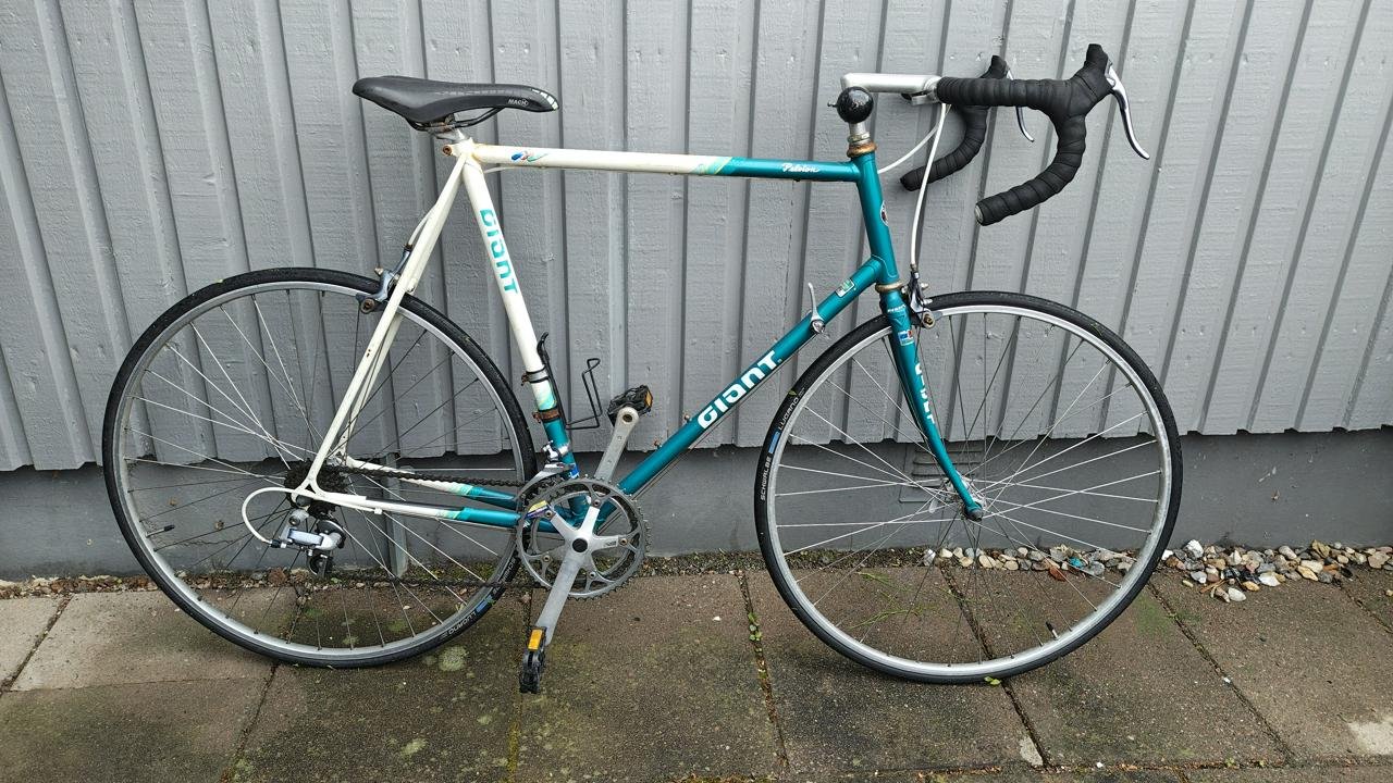 Giant Peloton retro racer