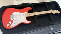 Squier strata Fiesta red 