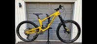 Nukeproof Giga 275 Elite Carbon Enduro / Downhill 