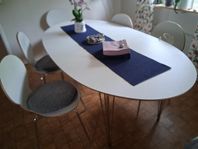 Ovalt bord och 6 stolar