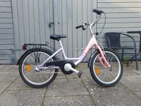 säljer en fin 20 tum's barncykel med 3 växlar.