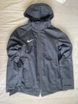 Nike jacka storlek 157-170