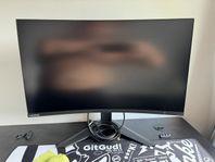Lenovo spelskärm curved 31.5