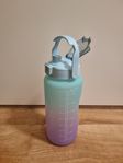 2 liter vattenflaska med handtag