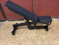 Bänk Ställbar TechnoGym Pure , Stabil , många vinklar - b