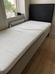 Säng med bäddmadrass 90 cm