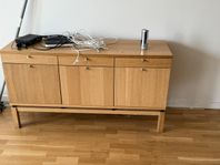 Gedigen skänk/byrå