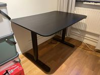 Höj- och sänkbart skrivbord 