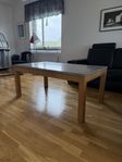 bord med gotländsk kalksten