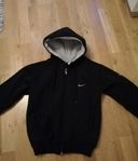 svart hoodie