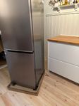 Fristående kombinerad kyl-frys, i rostfritt stål 203,5 cm