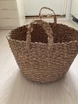 Blomkorg,garderobsskenor,galgar i trä/plast,krokar/hyllfäs