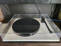 Skivspelare Rega P1 Plus
