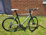 Hybrid / City Bike TREK Zektor 4